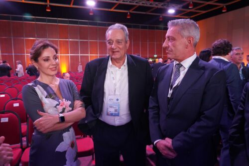 Arcioni participó en Buenos Aires de la inauguración de la Expo Argentina Oil & Gas