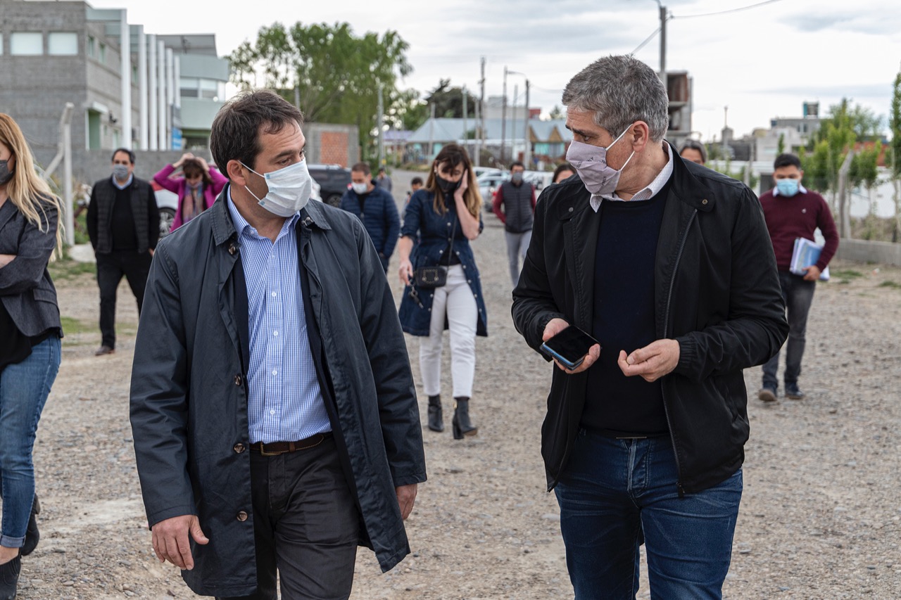 Reunión del Presidente de YPF y el intendente de Comodoro Rivadavia ...