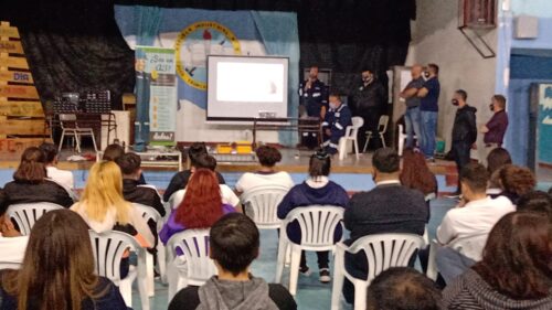 Petroleros Jerárquicos: nexo entre empresa y estudiantes  para conocer herramientas de trabajo