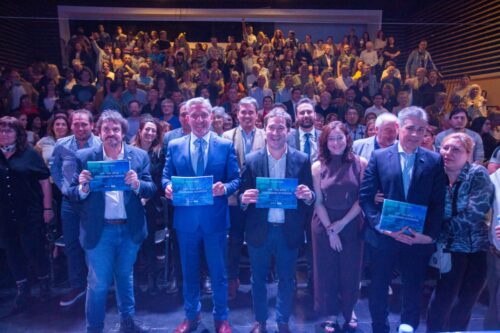 Se presentó el libro "YPF: 100 años impulsando la historia"