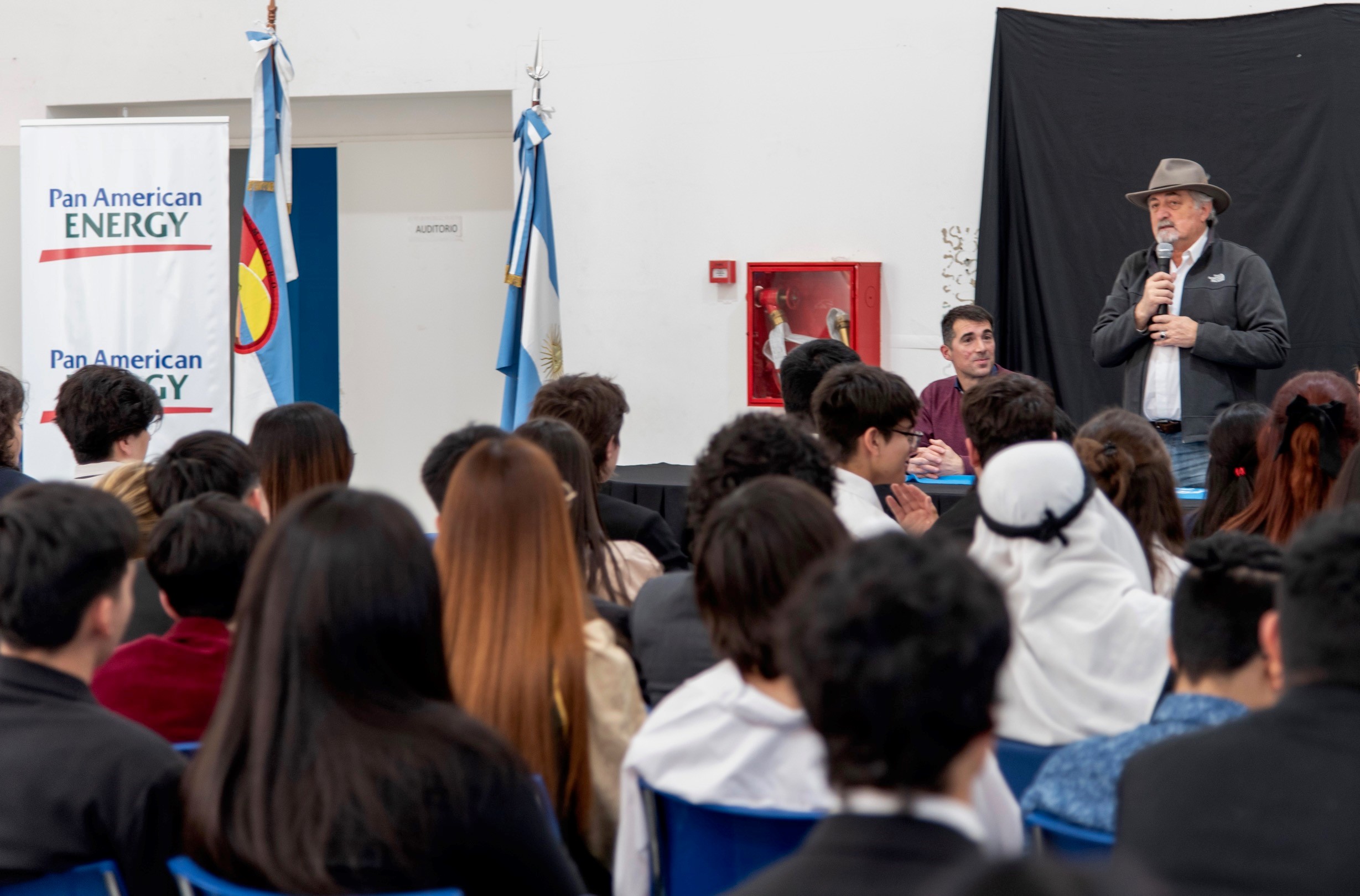 Más De 230 Estudiantes De Escuelas Secundarias De Comodoro Participaron ...