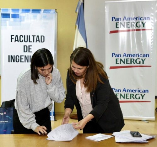 Diez estudiantes de la región se suman a la Comunidad de Becarios PAE